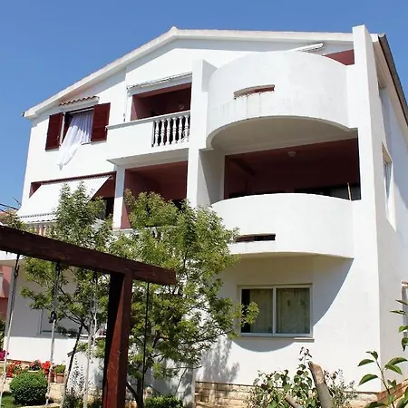 With Parking Space - Diklo, - 5908 Apartamento Zadar